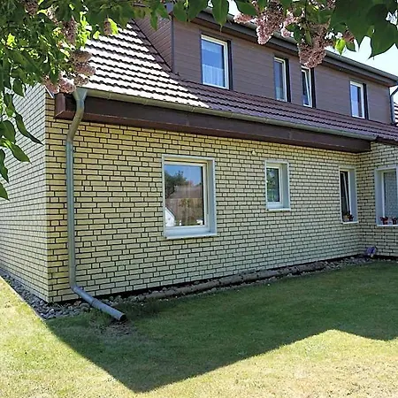 Hotel Geraeumige Mit Garten 2*